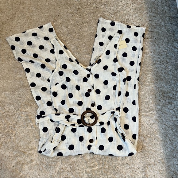 MONTEAU Sleeveless V-Neck Romper - Picture 3 of 8